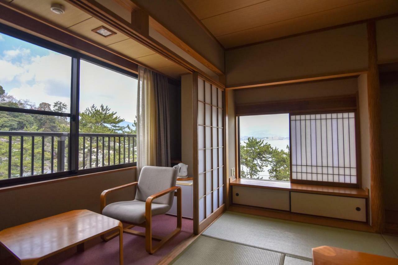 Отель Miyajima Morinoyado Хацукаити Экстерьер фото